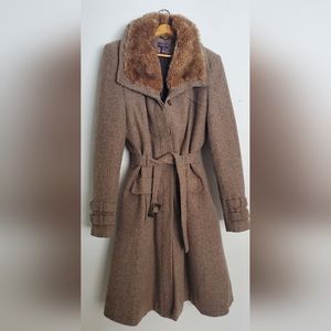 Vintage women's warm tweed winter coat
